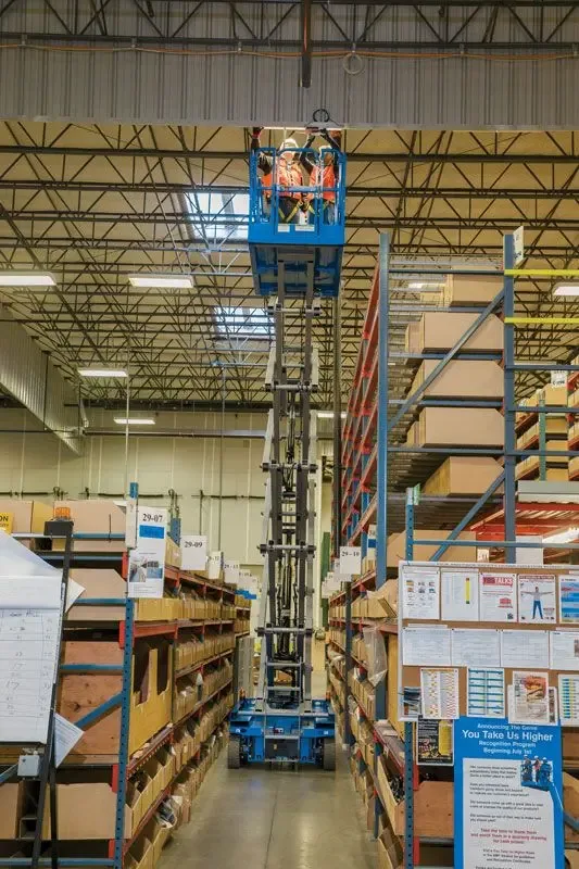 Alugar genie plataforma tesoura em Jundiaí/SP